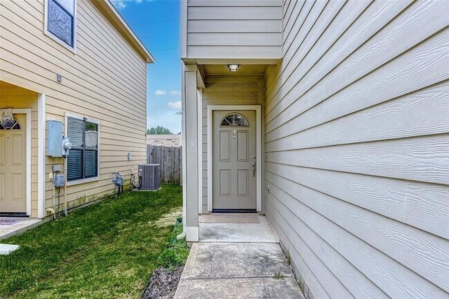 Foto del edificio - 6039 Shelbourne Park Ln