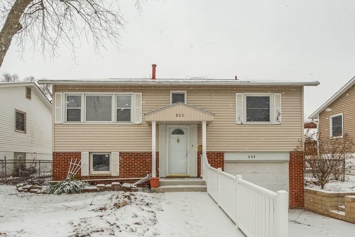 Primary Photo - 920 Glenview Ave
