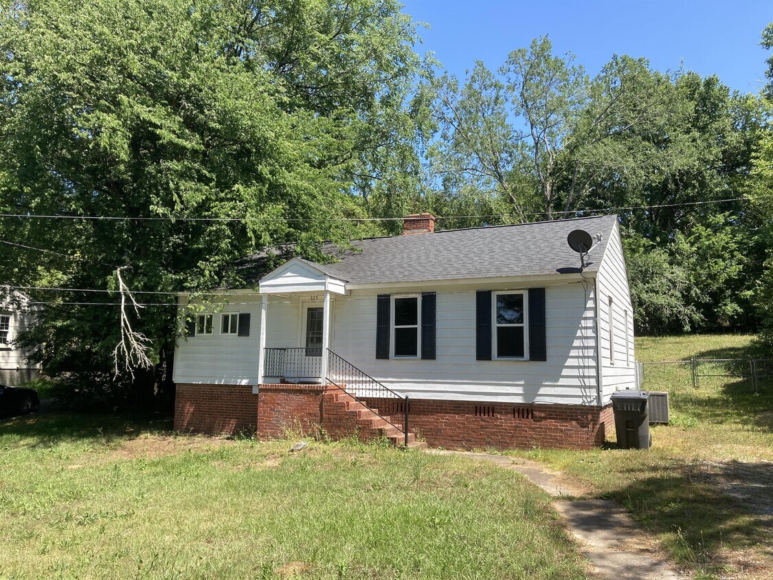 Primary Photo - 829 Matheson Rd