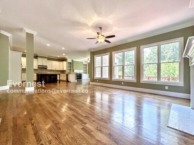 Foto del edificio - 1070 Windfaire Pl