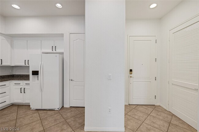 Building Photo - 38 E Serene Ave