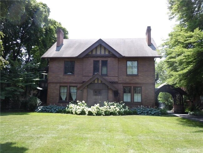 Foto del edificio - 1063 East Ave