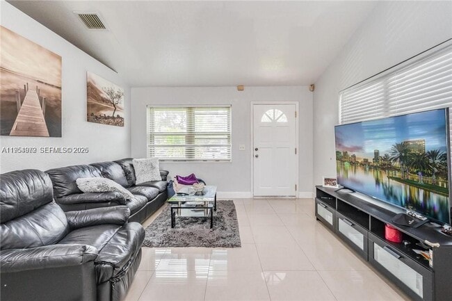 Foto del edificio - 4542 SW 25th Ave