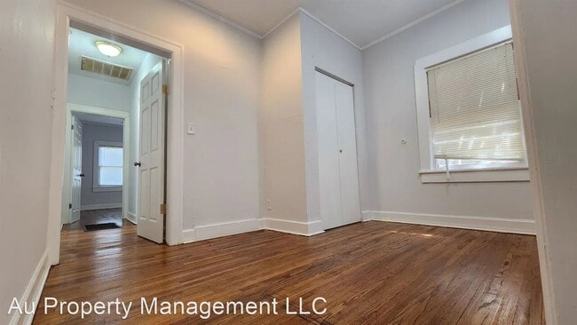 Building Photo - 2108 S Van Buren St