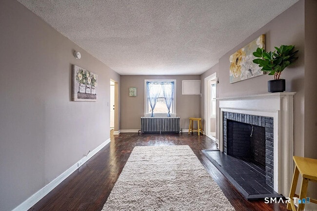 Building Photo - 73 Silver St