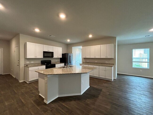 Building Photo - 6025 Montrelia Dr