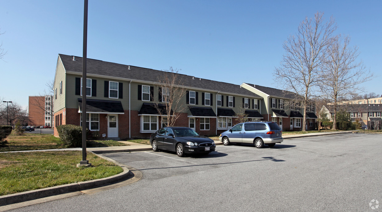 Building Photo - Alden-Berkley Townhomes