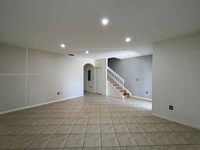 Foto del edificio - 14109 SW 49th St