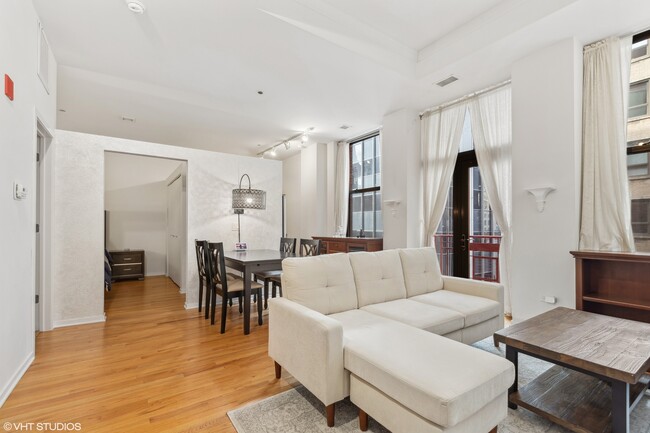Foto del edificio - 208 W Washington St