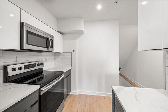 Building Photo - 933 N 29th St