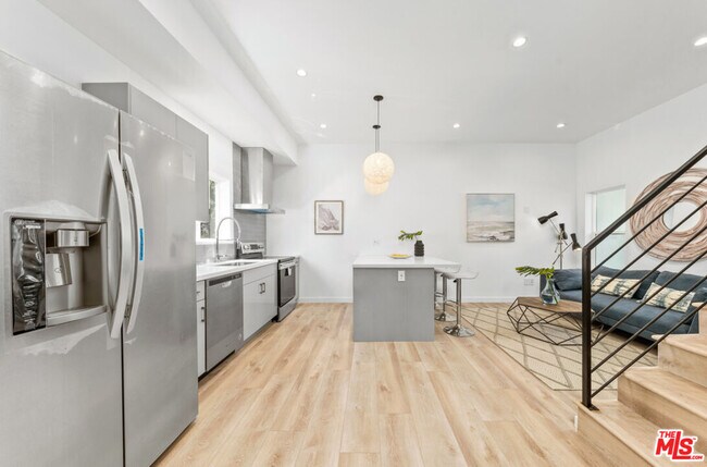 Foto del edificio - 2955 Midvale Ave