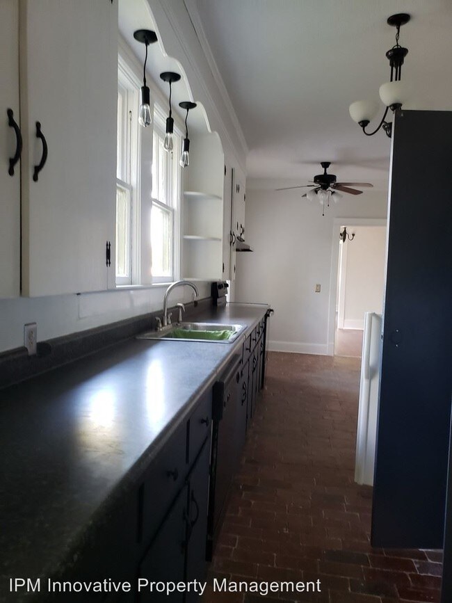 Building Photo - 4 br, 2 bath House - 701 South Coit Street