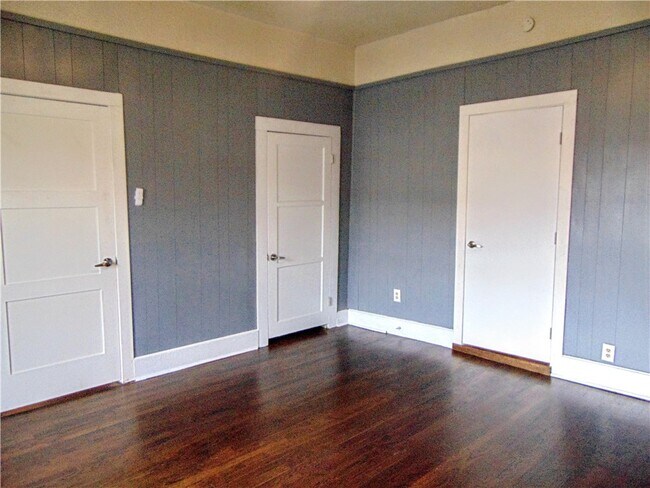 Building Photo - 2317 E 2nd St