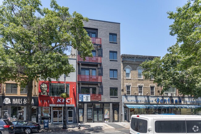 Foto del edificio - 3038 Steinway St