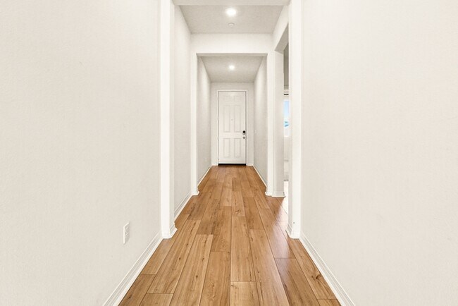 Foto del edificio - $3,450/month | 3 Bedrooms | 2 Bathrooms | Built in 2022 | 2-Car Attached Garage