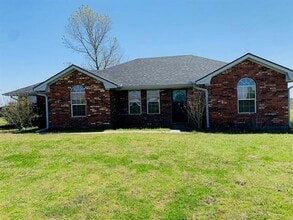 Building Photo - 3016 Davis Rd