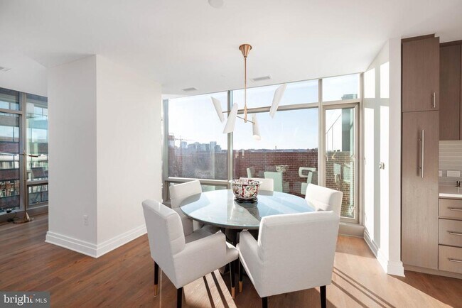 Foto del edificio - 2501 M St NW