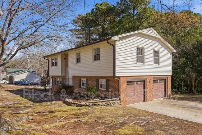 Building Photo - 1200 Boxwood Ln