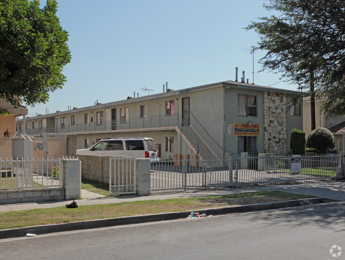 Primary Photo - 6900 California Ave