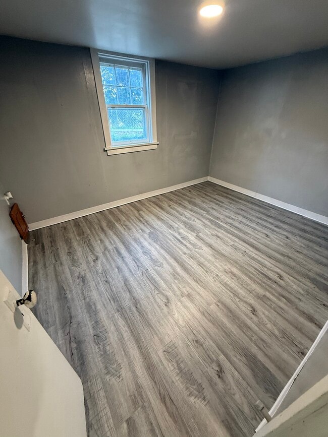Dormitorio 1 - 805 5th Ave NW
