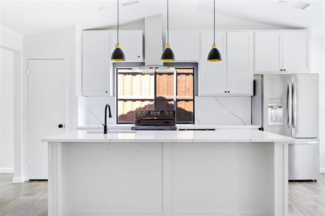 Foto del edificio - 8400 Willow Creek Dr