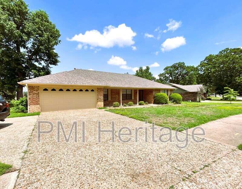Foto principal - 3101 Brooken Hill Dr
