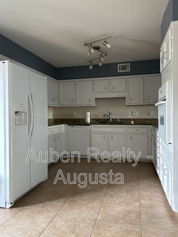 Foto del edificio - 1205 Mersac Ct