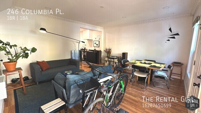 Foto del edificio - 246 Columbia Pl