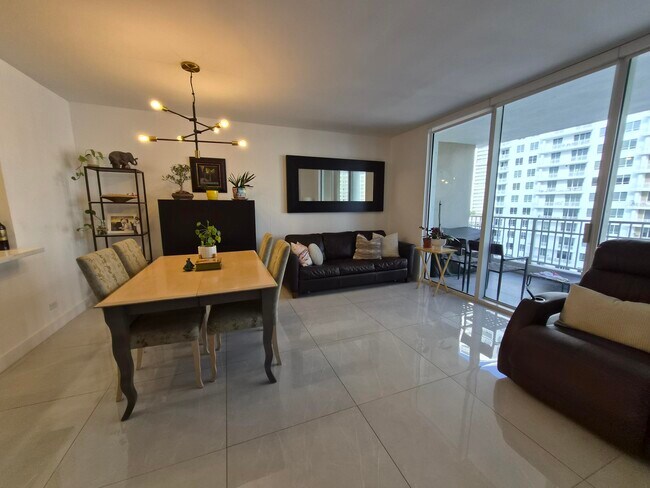 Foto del edificio - 701 Brickell Key Blvd