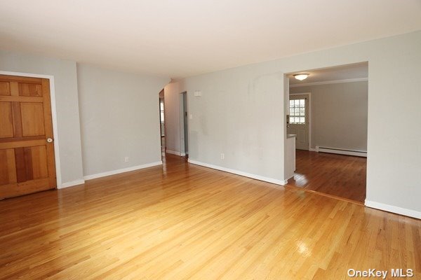 Building Photo - 72 Bayberry Dr