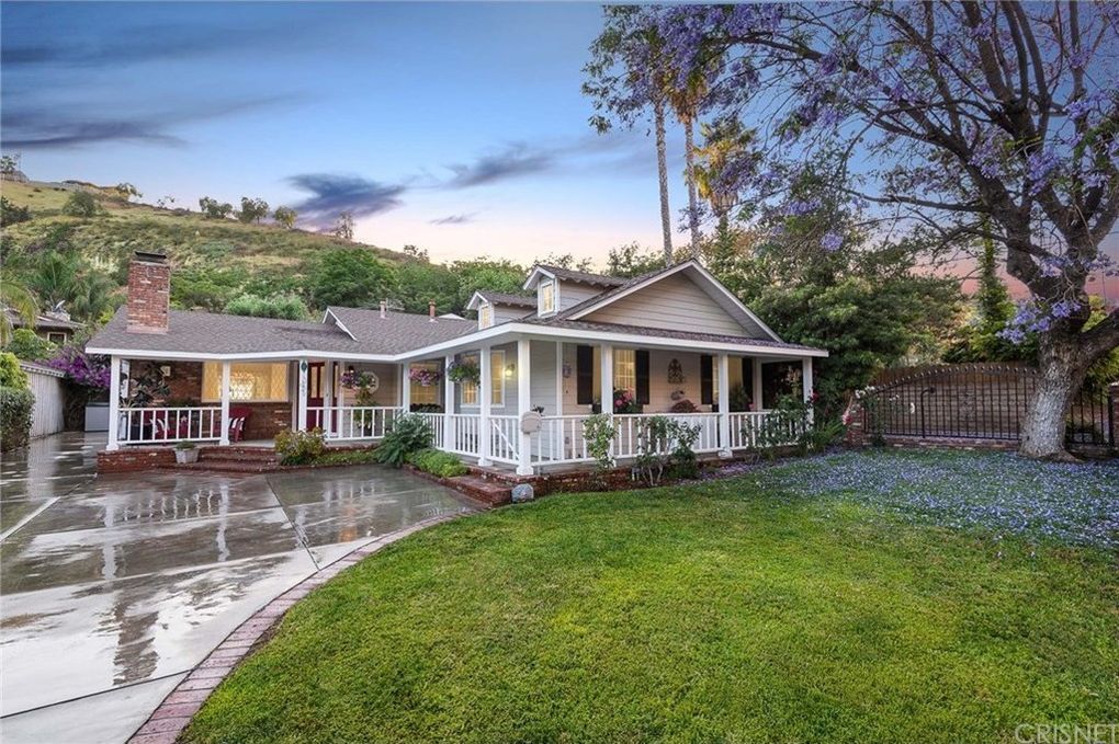Wrap around front porch - 10429 Wheatland Ave