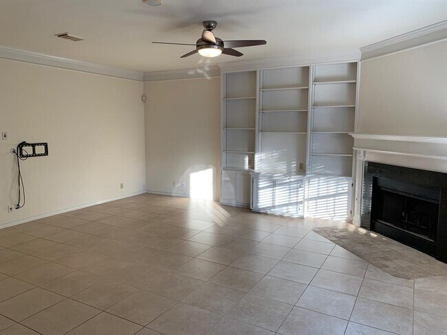 Building Photo - 6105 Dedham Ln