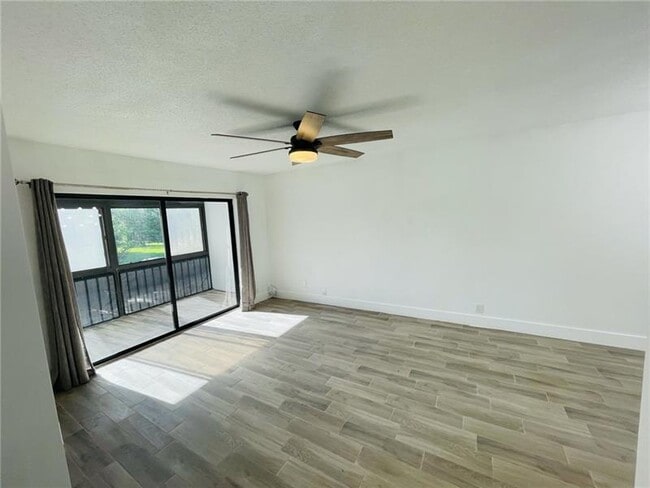 Building Photo - 3111 Oakland Shores Dr