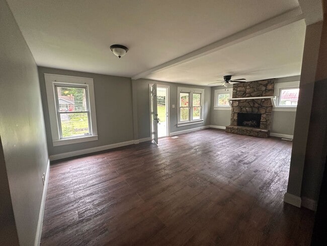 Foto del edificio - Newly Renovated Home For Rent!  Perfect Ch...
