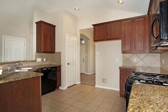 Building Photo - 127 Rodeo Dr