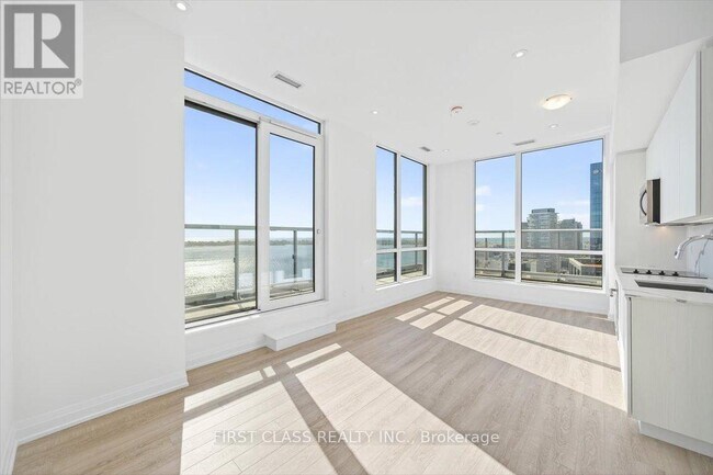 Building Photo - 15 Richardson St