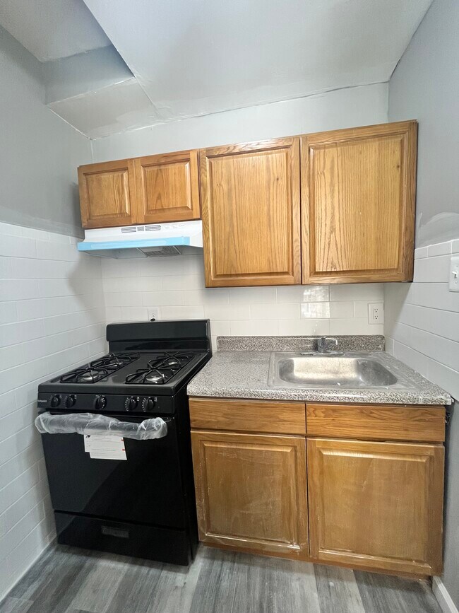 405 North 5th St Apt 1A - 400 N 5th St
