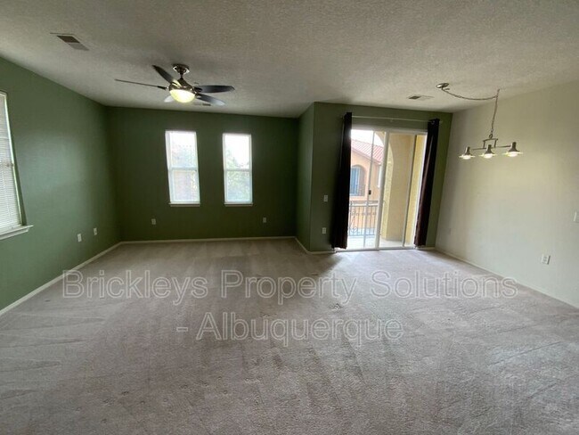 Foto del edificio - 601 Menaul Blvd NE
