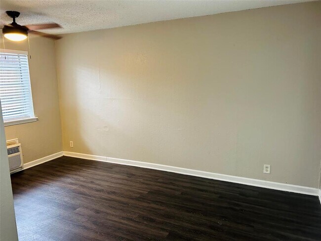 Foto del edificio - 4314 Gillis St