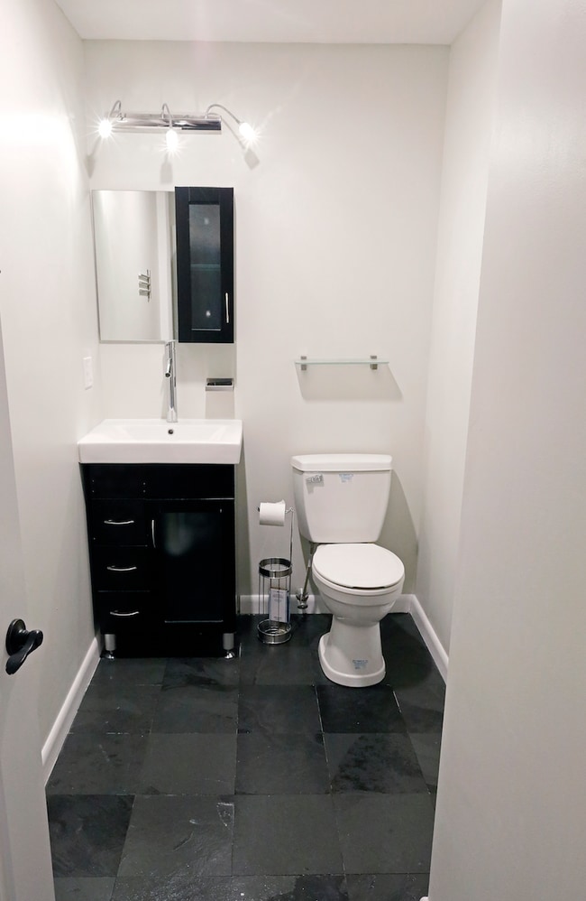 Building Photo - 150 Chestnut St