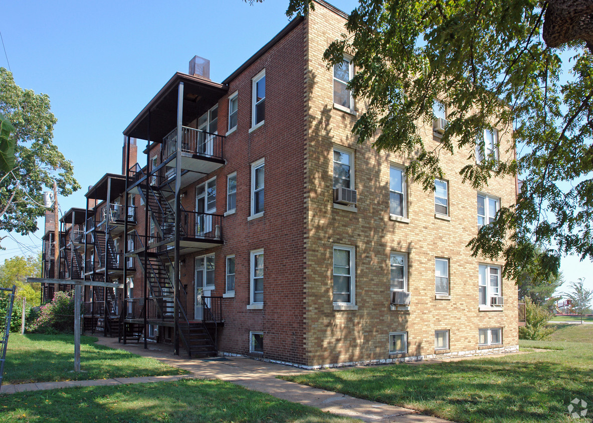 Foto del edificio - Broadway Bluffs Apartments