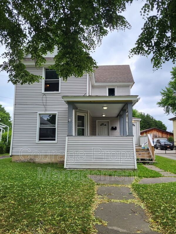 Foto principal - 560 Thompson St