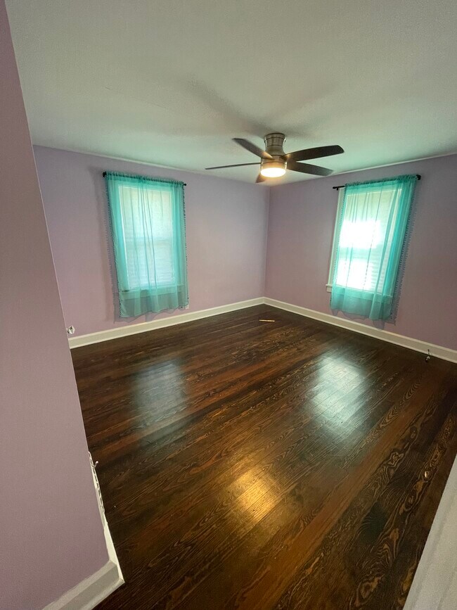 Foto del edificio - 2524 Oakwood Ave