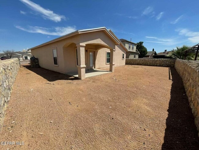 Foto del edificio - 14712 Far View Ct