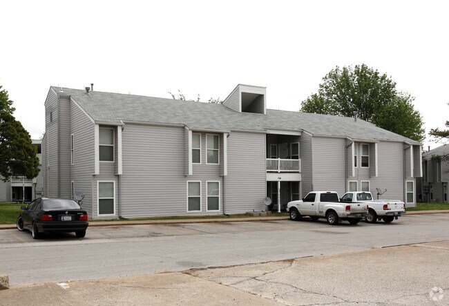 Village on the Green Apartments Apartments Jenks, OK