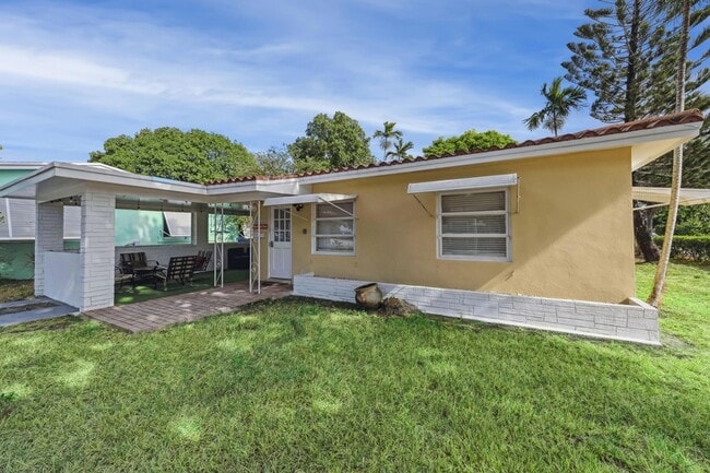 Building Photo - 1420 Miami Rd