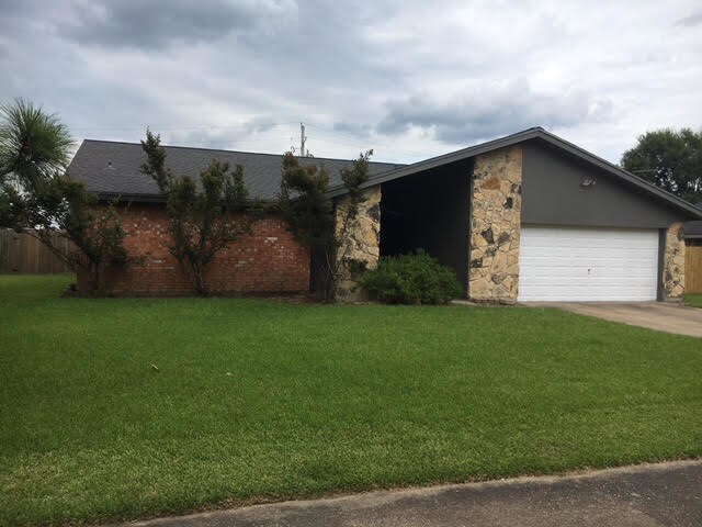 Primary Photo - 870 Ridgewood Dr