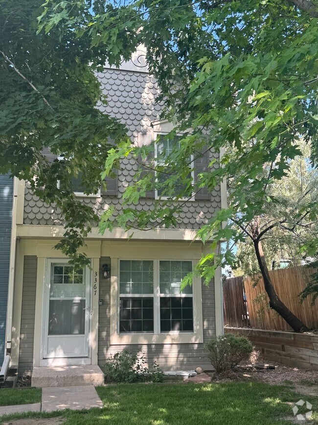 Building Photo - 3367 Queen Anne Way