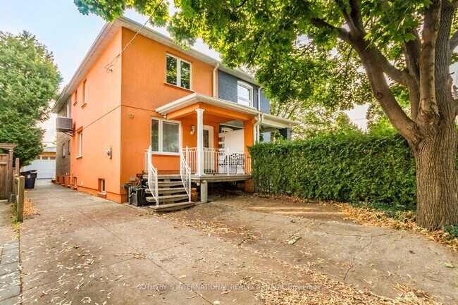 Building Photo - 37 Bristol Av