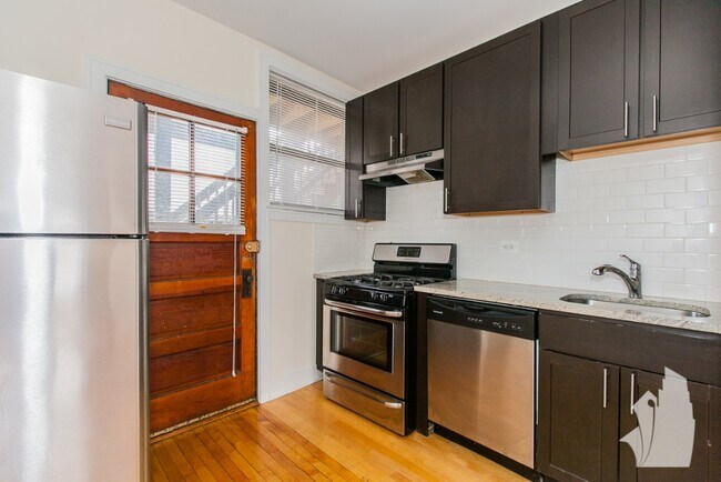 Building Photo - 4535 N Leavitt St